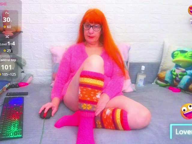 FoxyMature's BongaCams show and profile