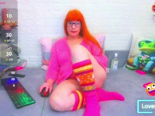 FoxyMature's BongaCams show and profile