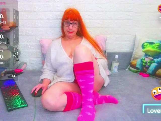 FoxyMature's BongaCams show and profile