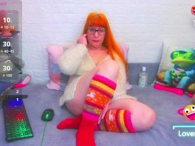 FoxyMature's BongaCams show and profile