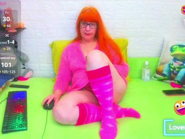 FoxyMature's BongaCams show and profile