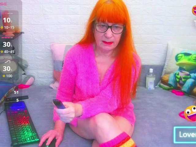 FoxyMature's BongaCams show and profile