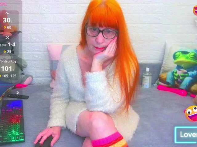 FoxyMature's BongaCams show and profile