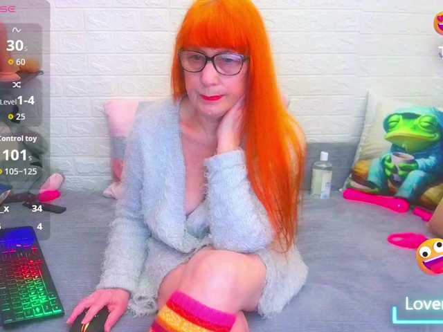 FoxyMature's BongaCams show and profile