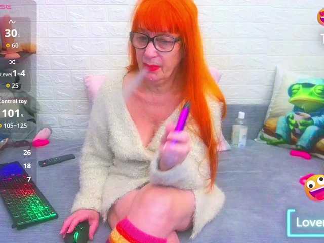 FoxyMature's BongaCams show and profile