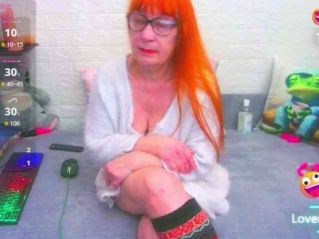 FoxyMature FoxyMature