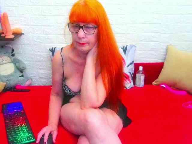 FoxyMature webcam