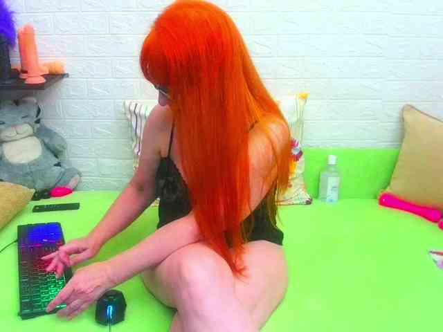 FoxyMature webcam