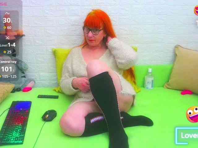 FoxyMature webcam