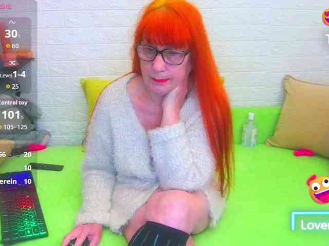 FoxyMature webcam