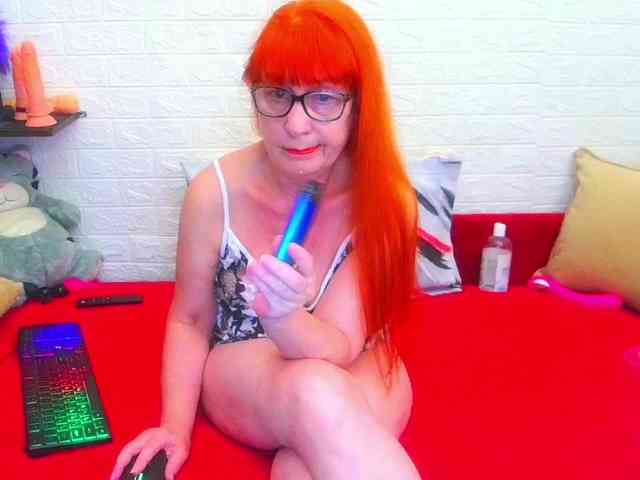 FoxyMature webcam