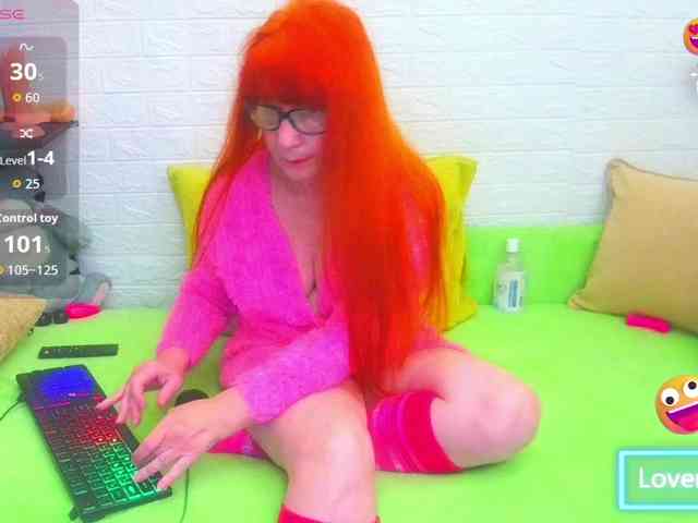 FoxyMature webcam