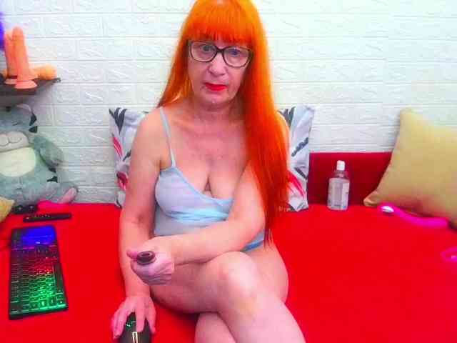 FoxyMature webcam