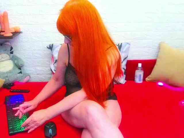 FoxyMature webcam