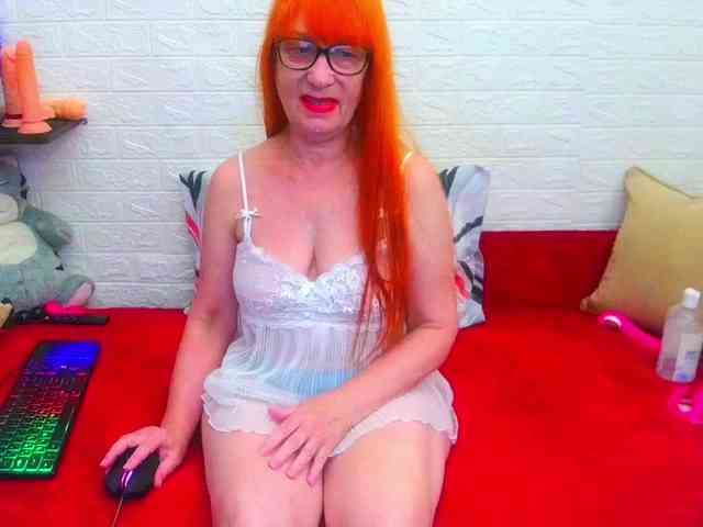 FoxyMature webcam