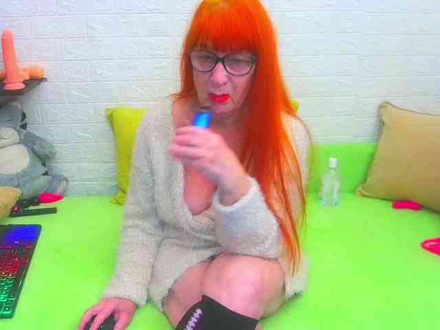 FoxyMature webcam