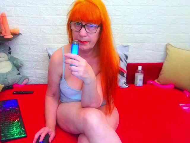 FoxyMature webcam
