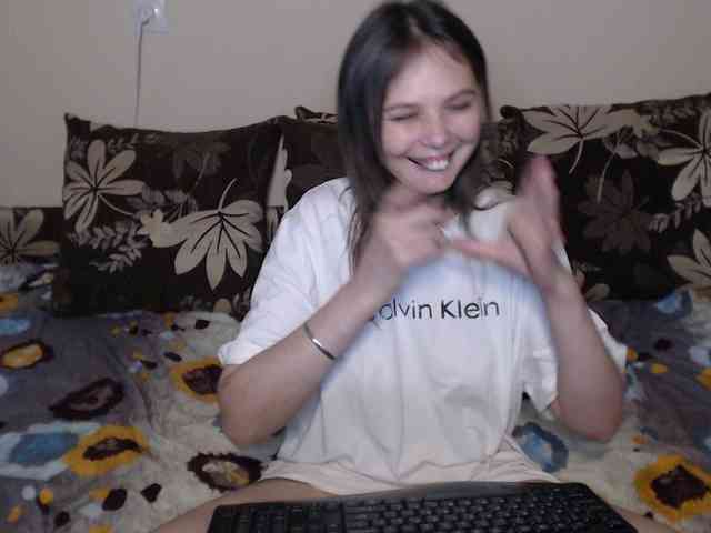 NikaFlameFox webcam