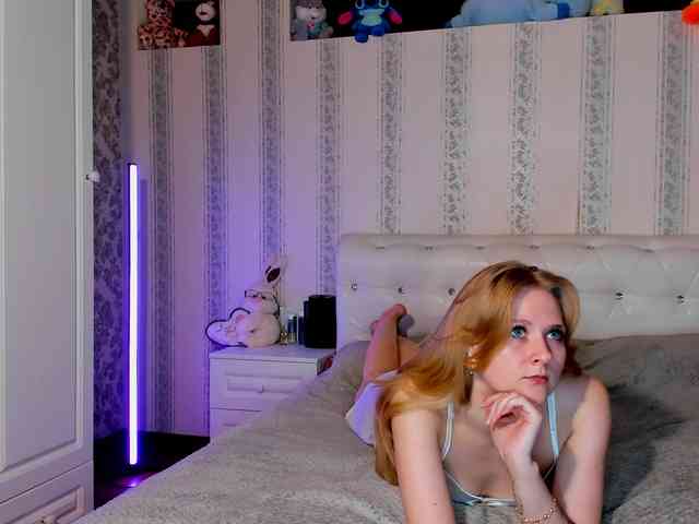 online nude cam MonikaBL