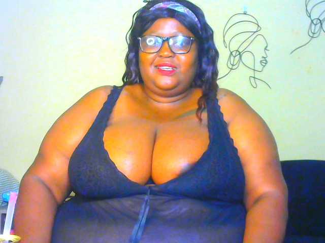 BellyGoddess's BongaCams show and profile
