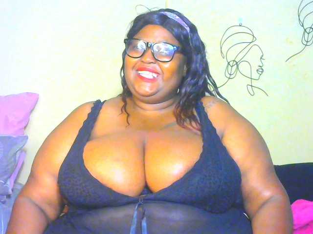 BellyGoddess's BongaCams show and profile