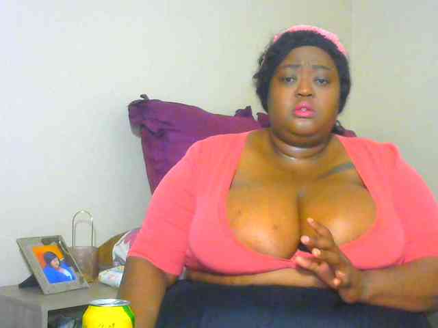 BellyGoddess webcam