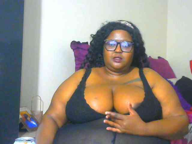 BellyGoddess webcam