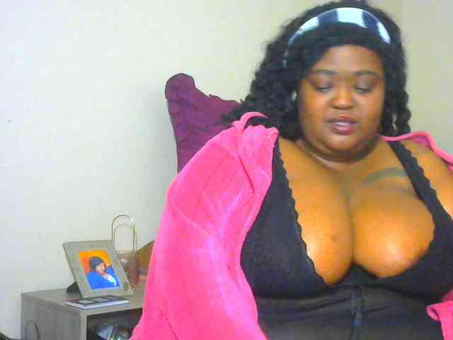 BellyGoddess webcam