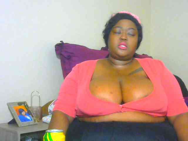 BellyGoddess webcam