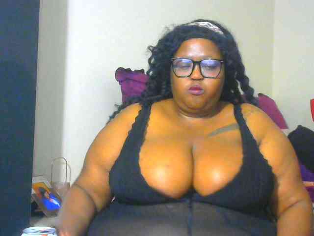BellyGoddess webcam