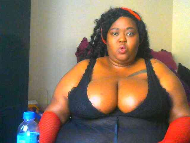 BellyGoddess webcam