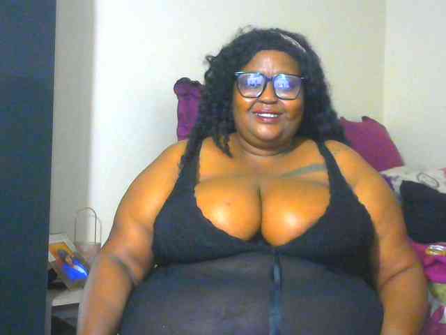 BellyGoddess webcam
