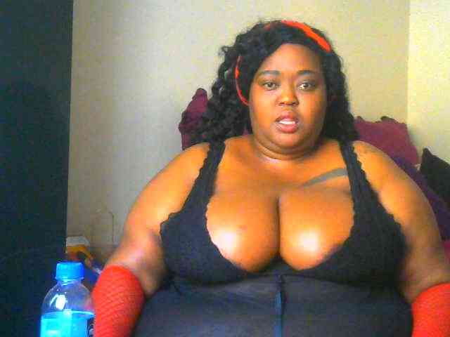 BellyGoddess webcam