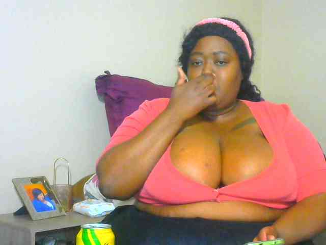 BellyGoddess webcam