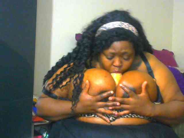 BellyGoddess webcam