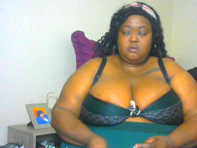 BellyGoddess webcam