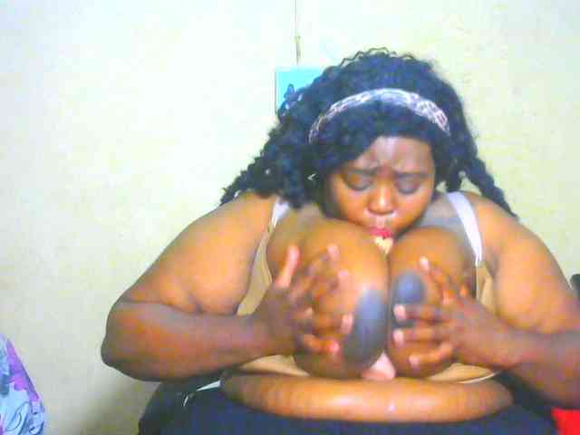 BellyGoddess webcam