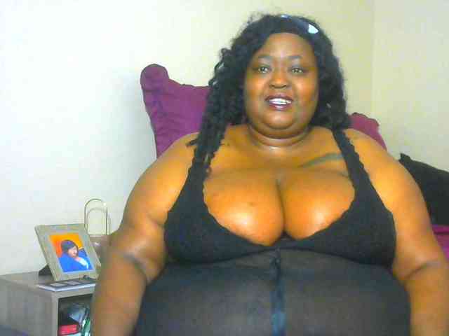 BellyGoddess webcam