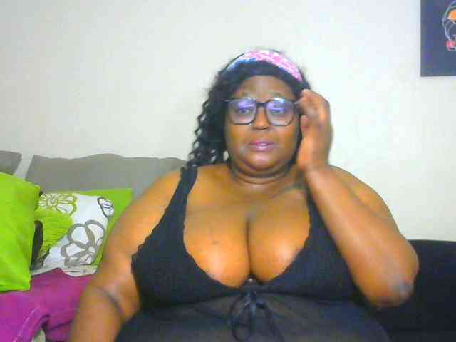 BellyGoddess webcam