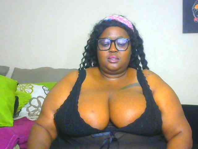 BellyGoddess webcam