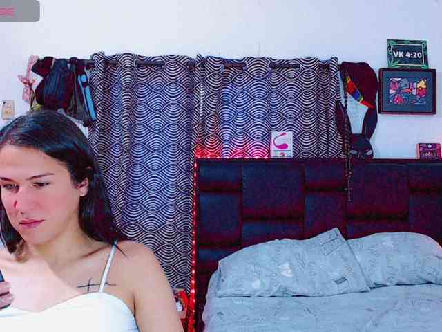 vikynaughty Live Webcam on BongaCams