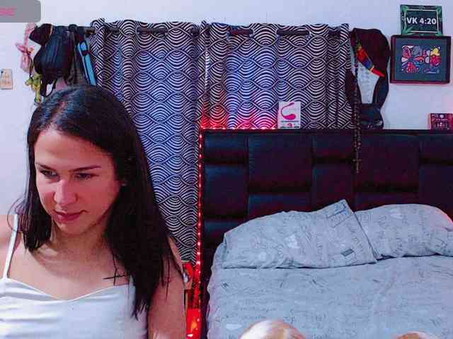 vikynaughty Live Webcam on BongaCams