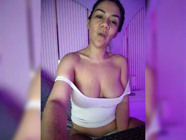 NinaBelluschi's BongaCams show and profile