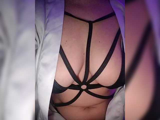 NinaBelluschi's BongaCams show and profile