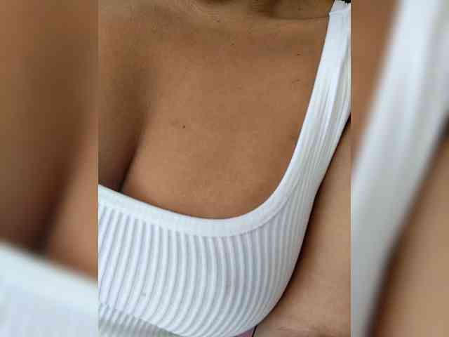 NinaBelluschi Live Webcam on BongaCams