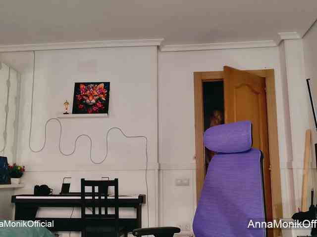 Anna_Monik webcam
