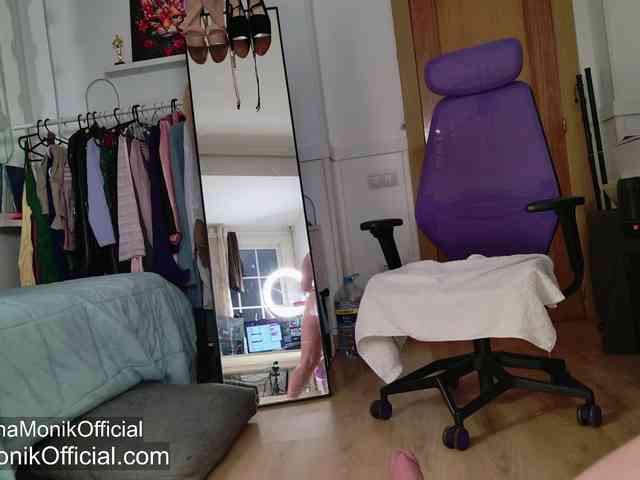 Anna_Monik webcam