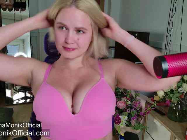 Anna_Monik webcam