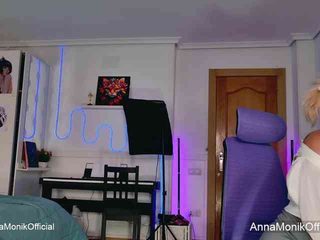 Anna_Monik webcam
