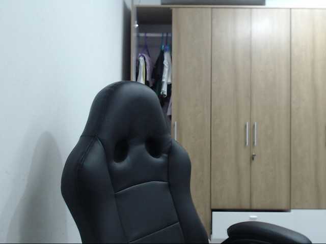 RoxanaMilf's BongaCams show and profile